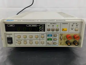 6144 プログラマブル直流電圧／電流発生器 32V/160mA