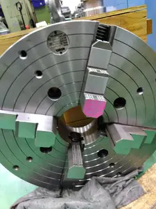 四ッ爪単動チャック（ほぼ未使用品）