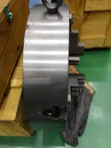 四ッ爪単動チャック（ほぼ未使用品）