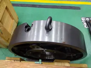 四ッ爪単動チャック（ほぼ未使用品）