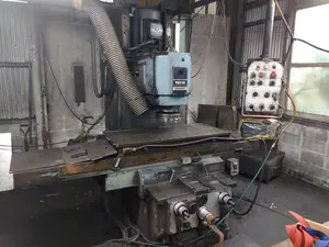 ベット型立フライス盤