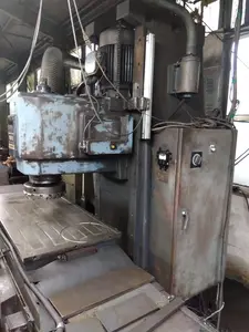 ベット型立フライス盤