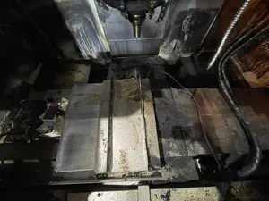 立型マシニングセンター　※