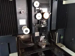 ワイヤ放電加工機