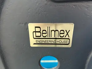 プレス機