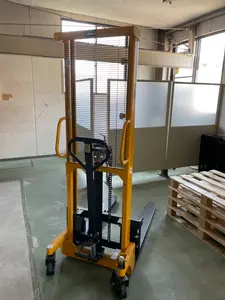 ハンドリフト　2ｔ