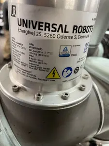 UNIVERSAL ROBOTS UR5 UR協働ロボット