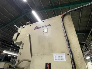 C型プレス機