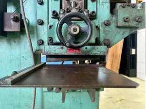 ポンチング