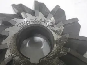 ミーリングチャック 4種・ミーリングカッター・その他　　　ジャンク扱い