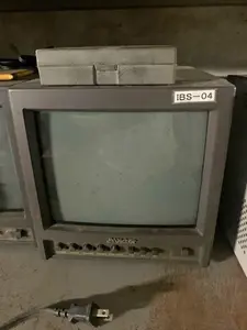 業務用ビデオモニター（2台）