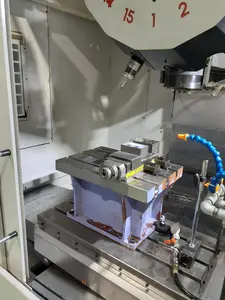 KIRA 立型マシニングセンター　