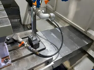 KIRA 立型マシニングセンター　