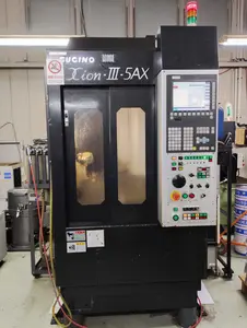 同時５軸制御小型マシニングセンタ