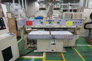 自動ダボ打ち機