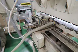 自動ダボ打ち機