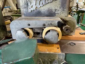 ミニギャングソー（自動挽割機）