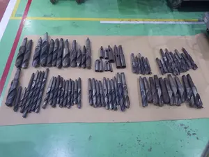  ●ドリル ４０本　●フラットドリル ２６本　　●ソケット10個　まとめて　ジャンク扱い