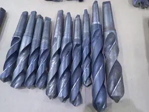  ●ドリル ４０本　●フラットドリル ２６本　　●ソケット10個　まとめて　ジャンク扱い