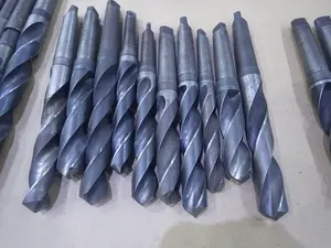  ●ドリル ４０本　●フラットドリル ２６本　　●ソケット10個　まとめて　ジャンク扱い