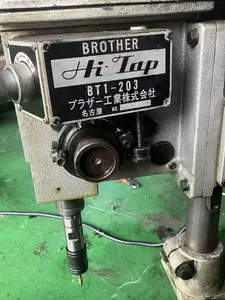 精密自動タッピングマシン