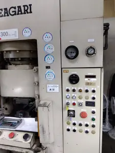 冷間成形用油圧プレス