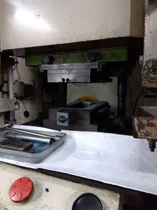 冷間成形用油圧プレス