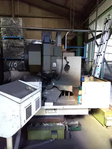 立型マシニングセンタ