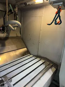 立型マシニングセンター