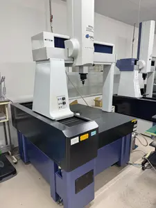 三次元測定機　Crysta-Plus