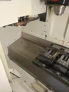 3軸立マシニングセンター