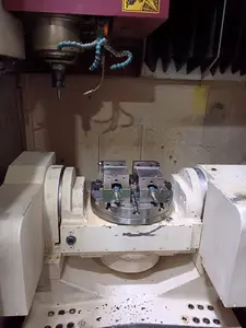 立形マシニングセンター