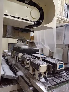 立形マシニングセンター