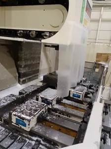 立形マシニングセンター