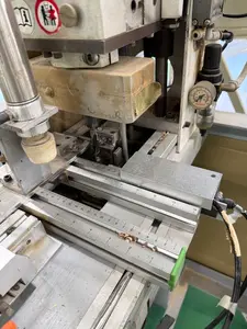 貫通穴上下同時加工機