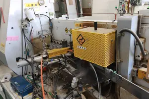 自動直線縁貼機