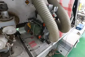 自動直線縁貼機