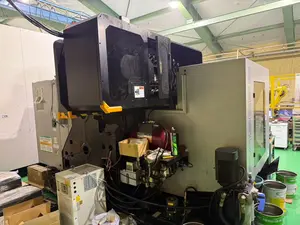 マシニングセンタ（BT50　クーラントスルー）