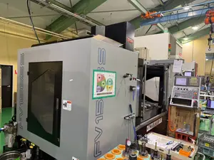マシニングセンタ（BT50　クーラントスルー）