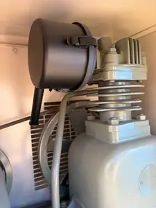 コンプレッサー