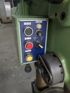 タッピングボール盤