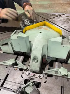 コーナーシャー