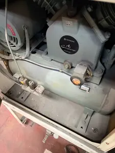 コンプレッサー