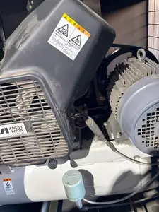 コンプレッサー