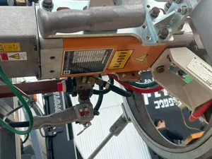 スポット溶接機