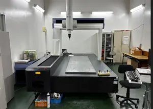 三次元測定器