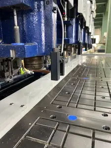 CNC超高速精密加工機　薄板加工機