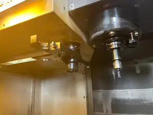立型マシニングセンター