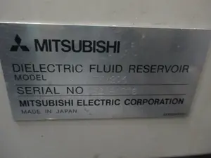 ワイヤー放電加工機