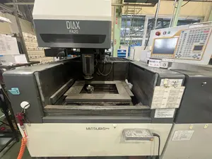 ワイヤー放電加工機　※ポンプ故障中